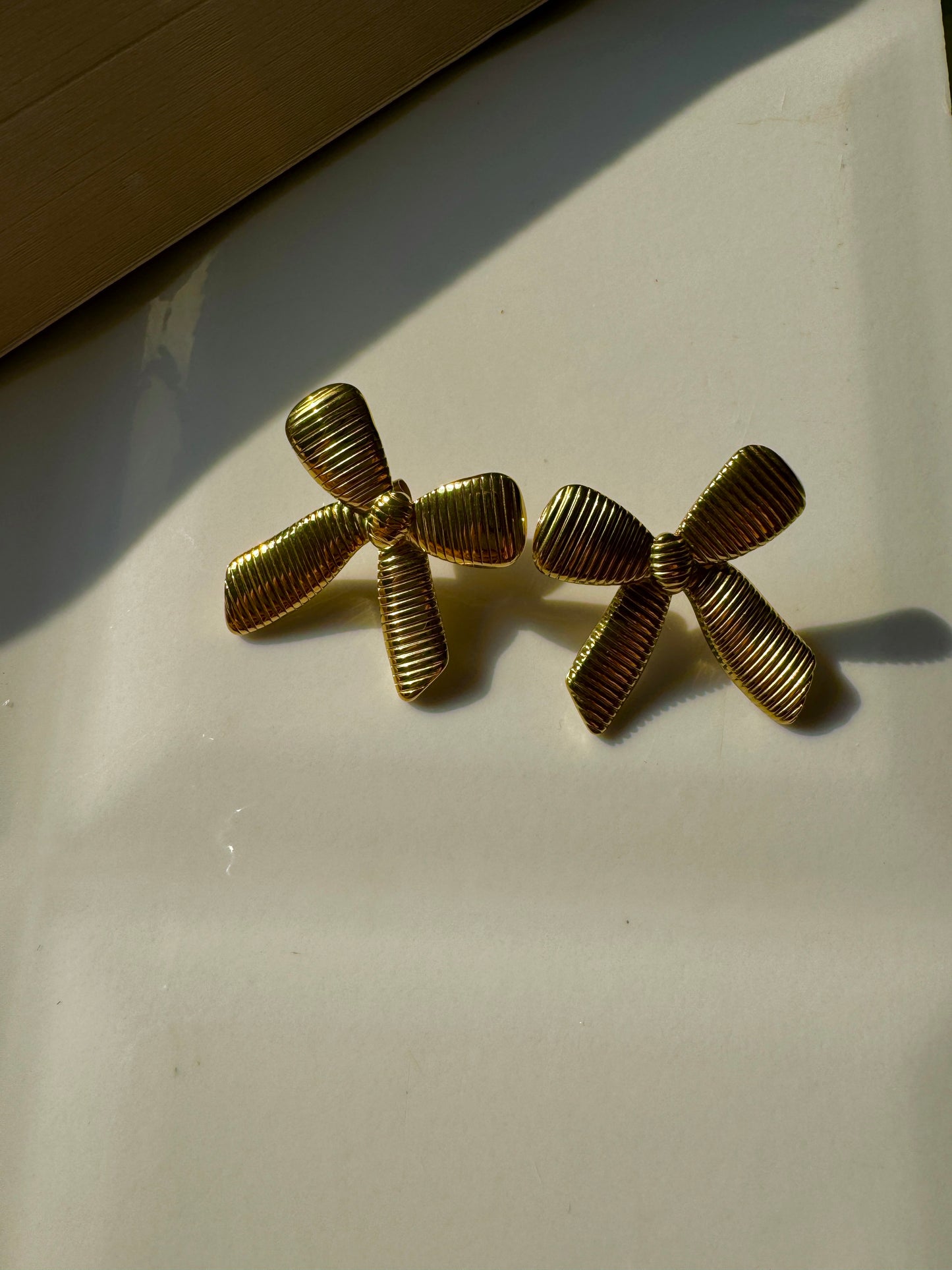 Ribbon Studs